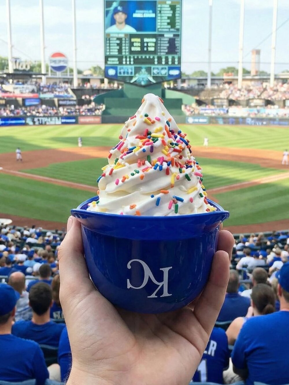 Kansas City Royals Mini Baseball Helmet 8oz Ice Cream Sundae Cup